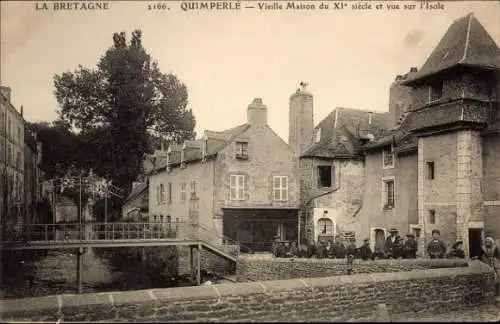 Ak Quimperlé Finistère, Altbau aus dem XI. Jahrhundert, Blick auf den Fluss Isole,  Architektur, 