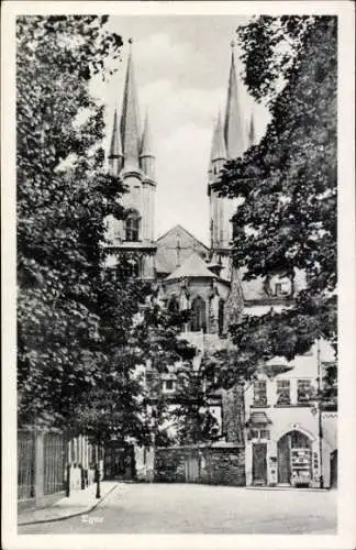 Ak Hohenberg an der Eger Oberfranken, Zwei hohe Türme, Bäume, Straße, s Gebäude