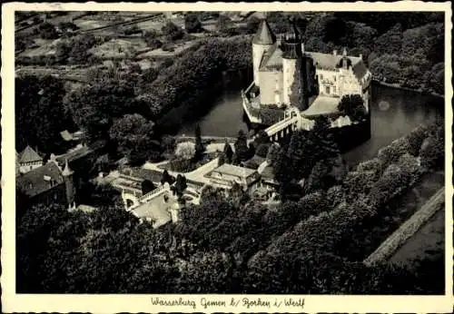 Ak Burlo Borken in Westfalen, Luftaufnahme einer Wasserburg, umgeben von Grün, Wasserburg Gemen
