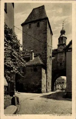 Ak Rothenburg ob der Tauber Mittelfranken, Turm,  Architektur, gepflasterte Straße, Himmel, alte 