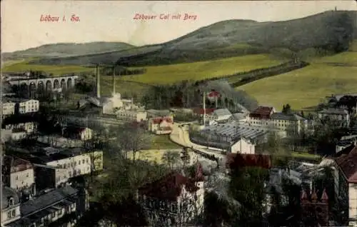 Ak Löbau in Sachsen, Löbauer Tal mit Berg, Viadukt, Industriegebäude