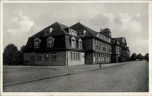Ak Radeberg im Kreis Bautzen Sachsen, Straßenpartie im Ort