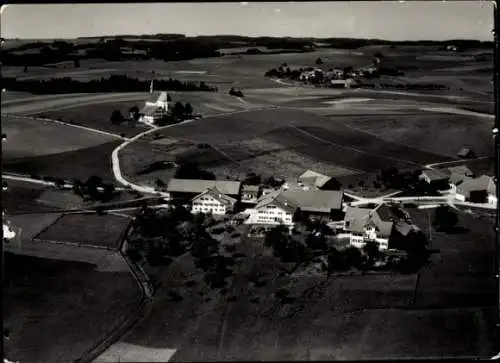 Foto Görwangs Aitrang in Schwaben, Wallfahrtskirche St. Alban, Fliegeraufnahme