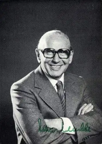 Ak Journalist und Fernsehmoderator Robert Lembke, Portrait, Autogramm