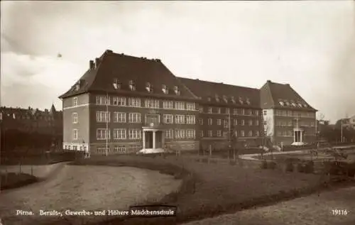 Ak Pirna an der Elbe, Berufs-, Gewerbe- und Höhere Mädchenschule