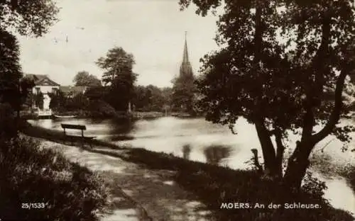 Ak Moers am Niederrhein, an der Schleuse