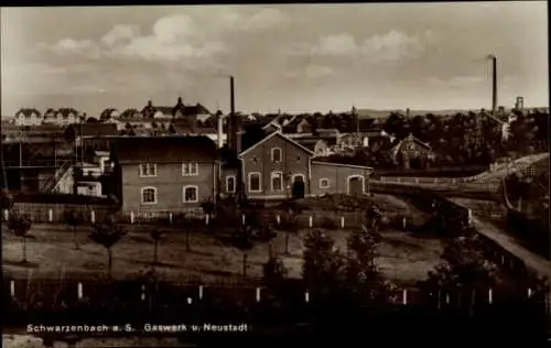 Ak Schwarzenbach an der Saale Oberfranken, Gaswerk, Neustadt, Häuser, Landschaft,  
