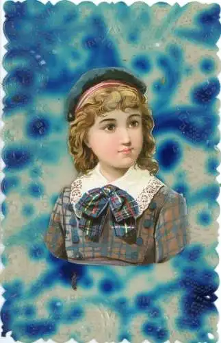 Zelluloid Ak Mädchen-Porträt, Schleife, Mütze