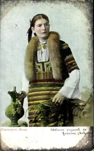 Ak Radomir Bulgarien, Frau in Tracht