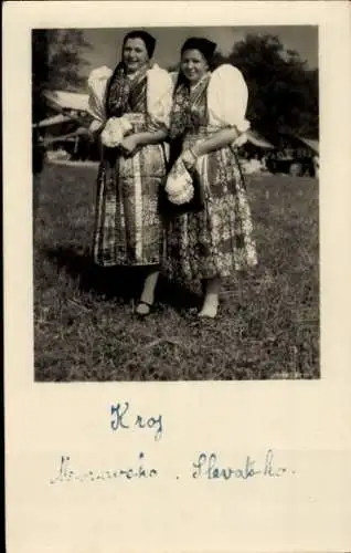 Ak Zwei Frauen in tschechischer Tracht, Portrait