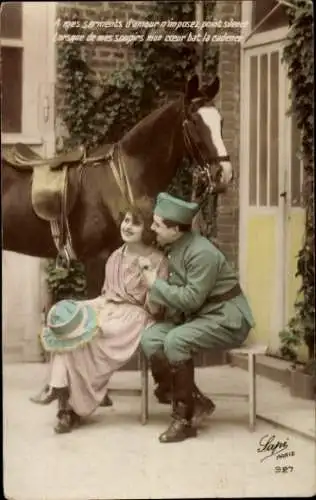 Ak Soldat mit Frau, Liebespaar, Soldatenliebe, Pferd