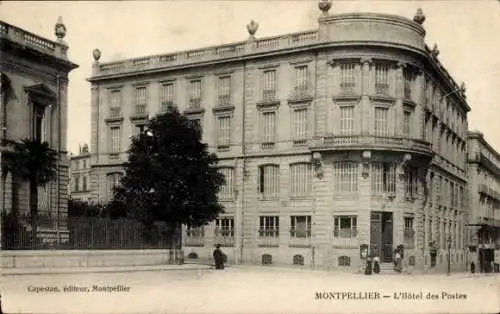 Ak Montpellier Hérault, L'Hôtel des Postes, historisches Gebäude, Architekturdetails, Personen