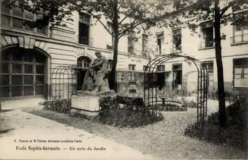 Ak Paris V, Ecole Sophie-Germain, Garten mit Statue, ruhige Atmosphäre