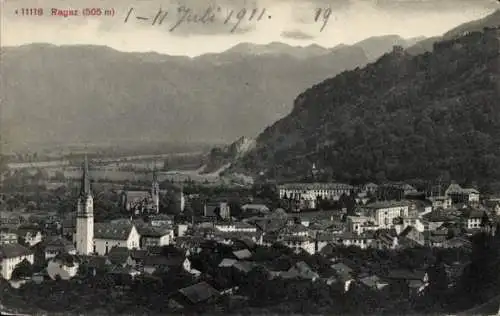 Ak Bad Ragaz Kanton St. Gallen, Berglandschaft, Stadtansicht, Kirchturm, historische Architektur