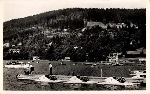 Ak Gérardmer Lothringen Vosges, Landschaft mit Bootsanleger, Berglandschaft, See, Pedalos