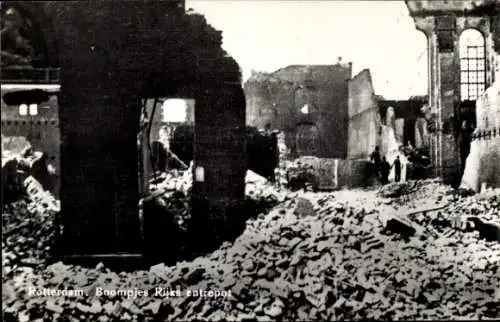 Ak Rotterdam Südholland Niederlande, Zerstörte Gebäude, Trümmerlandschaft, historische Ruine