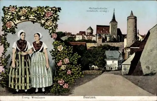 Ak Bautzen in der Lausitz, Teilansicht mit Michaeliskirche, Evangelische Wendinnen in Tracht