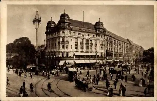 Ak Berlin Tiergarten, Hotel Der Fürstenhof am Potsdamer Platz, Straßenszene, Kutsche, Straßenbahn