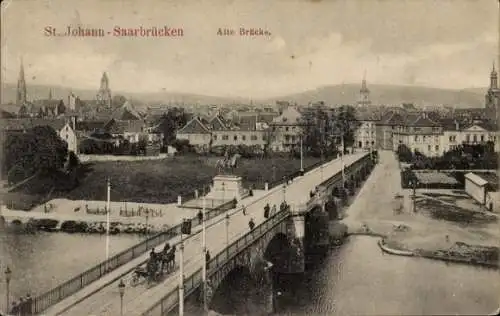 Ak St. Johann Saarbrücken im Saarland, St. Johann- Alte Brücke, Stadtansicht, Historische Brücke