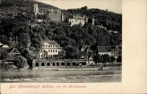Ak Heidelberg am Neckar, Heidelberger Schloss, perspektivische Ansicht, Gebäude am Ufer