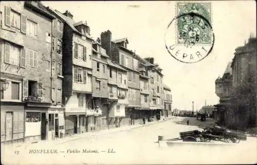 Ak Honfleur Calvados, Alte Häuser