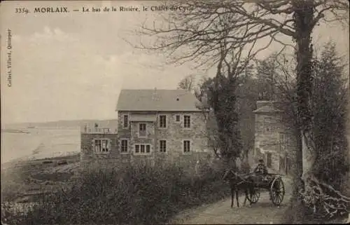 Ak Morlaix Finistère, Historisches Gebäude, Flussansicht, Kutsche, Bäume, ländliche Umgebung