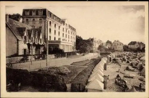 Ak Concarneau Finistère, ansicht vom Strand, Hotel de Cornouailles, Strandkörbe, Küstenlandschaft