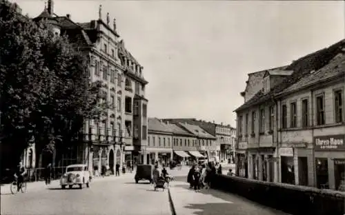 Ak Oranienburg in Brandenburg, Stadtansicht, Uhren-Haus, Gebäude, Straßenleben, Fahrzeuge