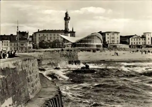 Ak Ostseebad Warnemünde Rostock, Konstum Gaststätte Teepott, Leuchtturm
