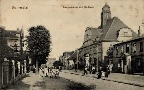 Ak Blumenthal Hansestadt Bremen,  Langestrasse, Rathaus,  Architektur, Personen auf der Straße
