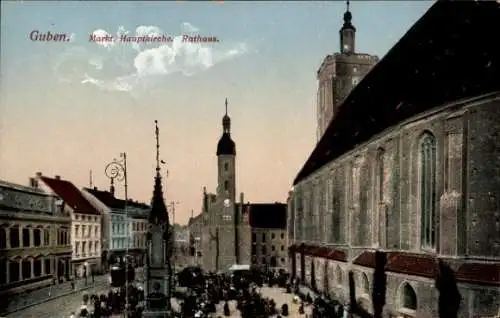 Ak Guben in der Niederlausitz, Markt, Hauptkirche, Rathaus,  Architektur, Menschenmenge