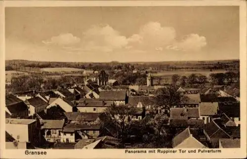 Ak Gransee in der Mark, Panorama mit Ruppiner Tor, Pulverturm, Stadtansicht, Himmel