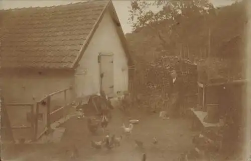 Foto Ak Gernrode Quedlinburg im Harz, Wohnhaus, Hühner