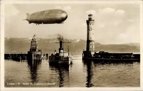 Ak Lindau am Bodensee Schwaben, Hafen mit Zeppelin Luftschiff, Leuchtturm
