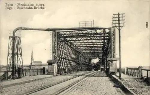 Ak Riga Lettland, Eisenbahn-Brücke, Stadtansicht,  Architektur