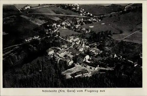 Ak Nöbdenitz Schmölln im Altenburger Land, Luftaufnahme, Häuser, Felder, Gasthof, Landschaft