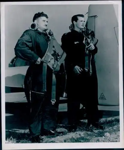 Foto Five Nations in Flying Team, Canada Training Fledgling Airmen from Europe, Edward Ward