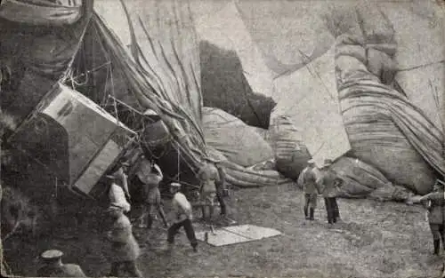 Ak Rethel, zur Landung gezwungenes französisches Luftschiff Alsace, 1915