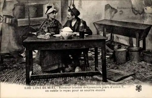 CPA La Bourbonnais, Lune de Miel, Trachten