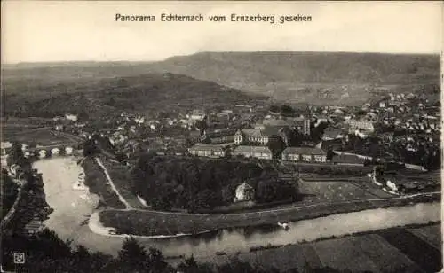 Ak Echternach Luxemburg, Panoramaansicht, Ernzerberg, Stadtansicht, Fluss