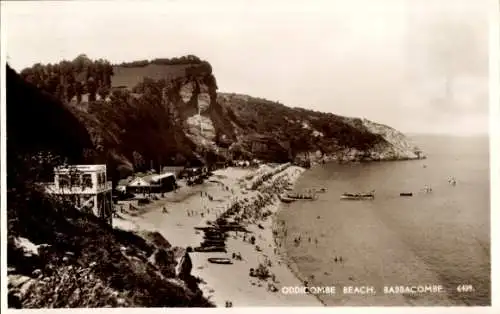 Ak Babbacombe Torquay Devon England, Strandansicht von Oddicombe, Boote, Klippen, Menschen