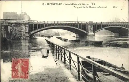 Ak Alfortville Val de Marne, Brücke, überflutete Ufer, Schiffe, Januar 1910