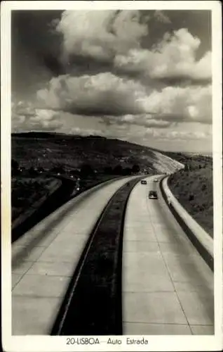 Ak Lisboa Lissabon Portugal, Straße, Autos, Wolken, Landschaft, Schwarz-Weiß