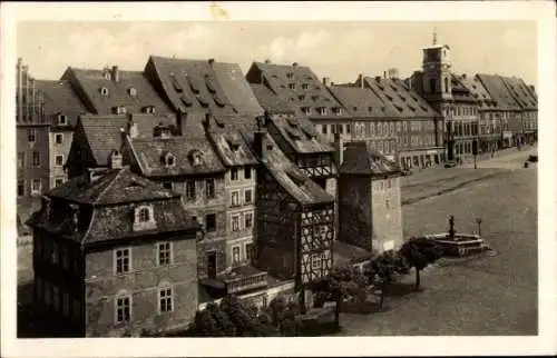 Ak Cheb Eger Region Karlsbad, Stadtansicht, alte Häuser, Fußgängerzone,  Architektur, Brunnen