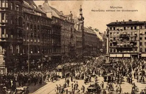 Ak München, Marienplatz, Glockenspiel