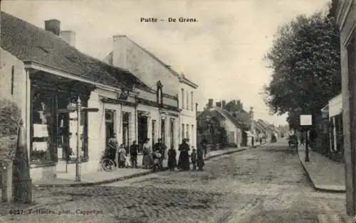 Ak Putte Woensdrecht Nordbrabant, Straße in  Gebäude, Passanten