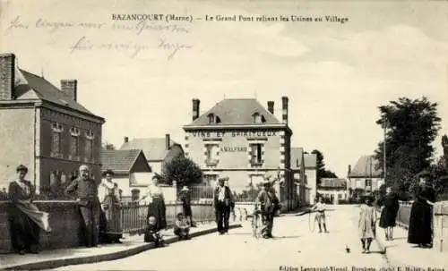 CPA Bazancourt Marne, Le Grand Pont reliant les Usines au Village