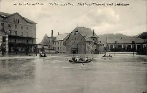 Ak Feldkirch Vorarlberg, St. Leonhardsplatz, Elektrizitätswerk und Mühletor, Hochwasser 1910