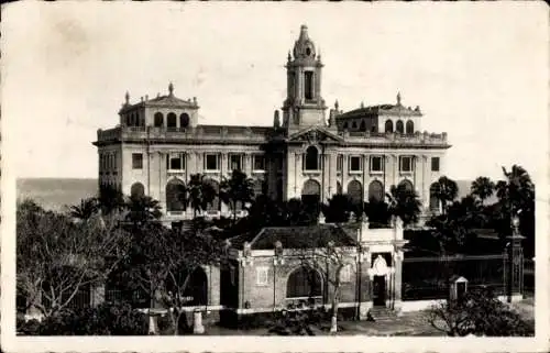 Ak Dakar Senegal, Palais du Gouverneur Général, historische Architektur, südliche Pflanzen, Me...
