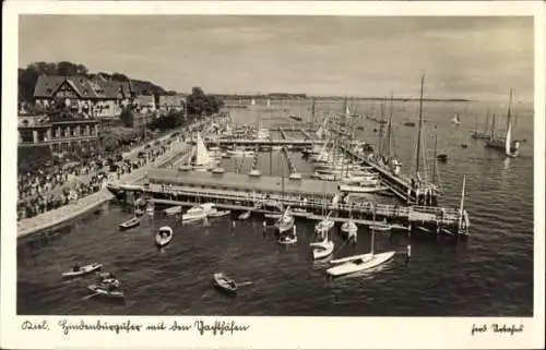 Foto Ak Kiel, Bootsanlegestelle, Yachthafen, Hindenburgufer